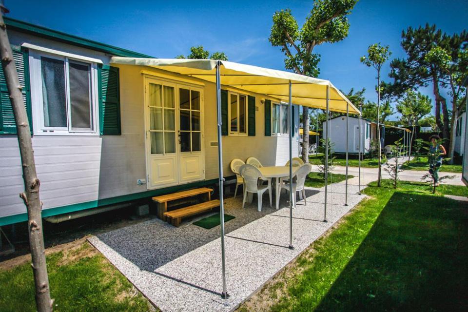 Camping Parco Capraro ليدو دي يسولو الغرفة الصورة