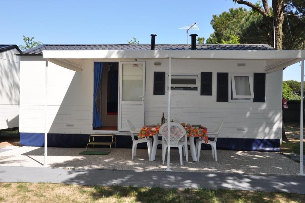 Camping Parco Capraro ليدو دي يسولو الغرفة الصورة
