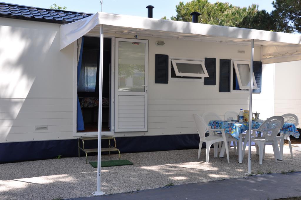 Camping Parco Capraro ليدو دي يسولو الغرفة الصورة