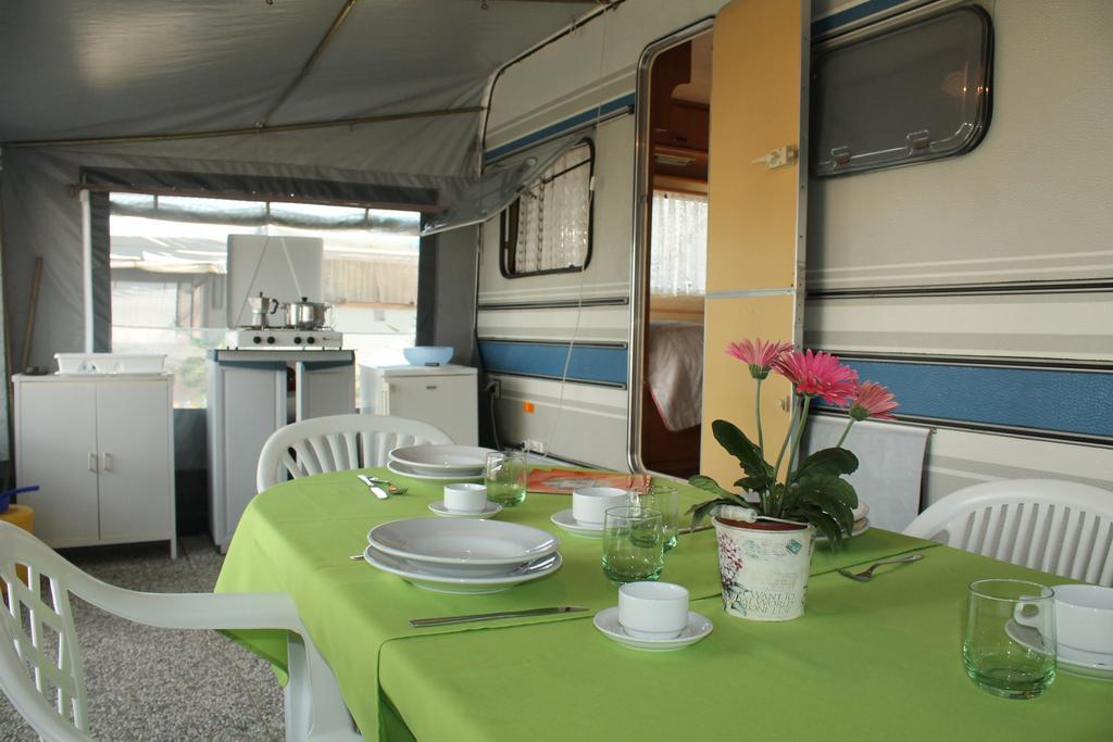 Camping Parco Capraro ليدو دي يسولو الغرفة الصورة