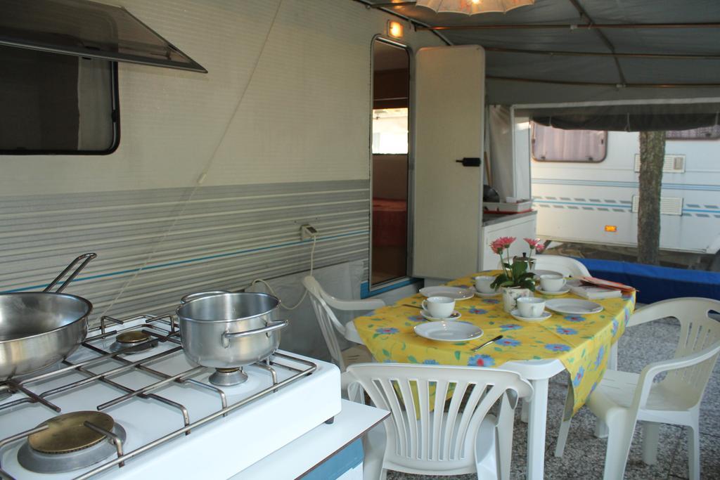 Camping Parco Capraro ليدو دي يسولو الغرفة الصورة